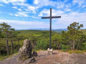 Wandern in Bad Vöslau - Jubiläumskreuz
